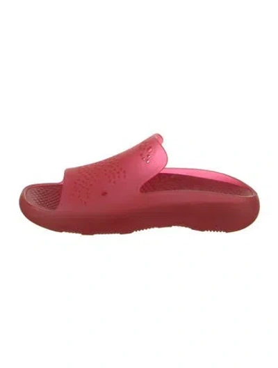 Pre-owned Burberry Rubber Cutout Accent Slides In Red