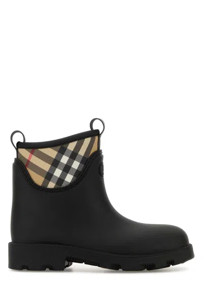 Burberry Rubber Marsh Stamp Ankle Boots In Black