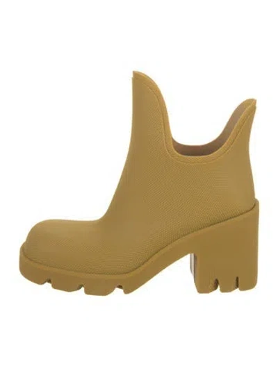 Pre-owned Burberry Rubber Rain Boots In Neutral
