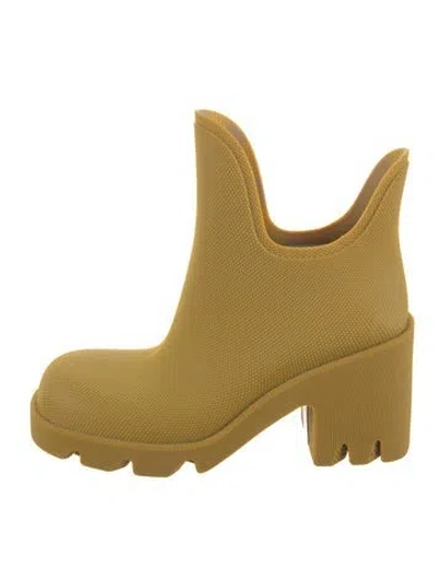 Pre-owned Burberry Rubber Rain Boots In Neutral