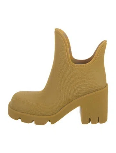 Pre-owned Burberry Rubber Rain Boots In Neutral
