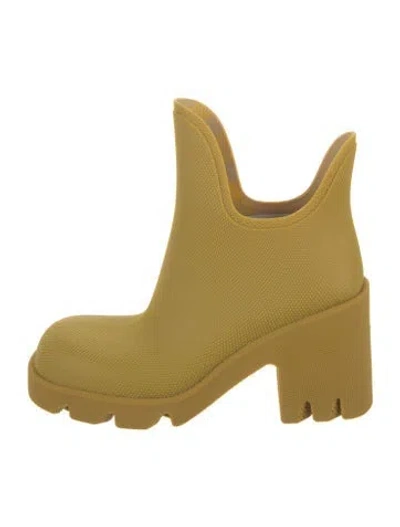 Pre-owned Burberry Rubber Rain Boots In Neutral