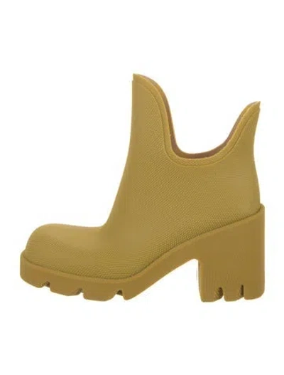 Pre-owned Burberry Rubber Rain Boots In Neutral