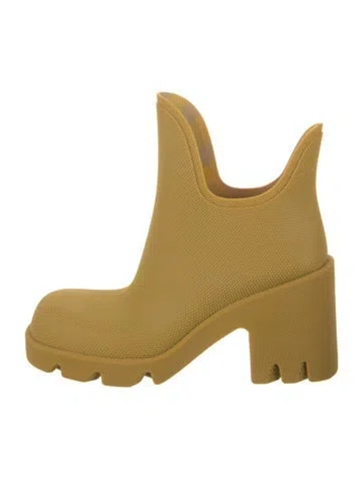 Pre-owned Burberry Rubber Rain Boots W/ Tags In Neutral