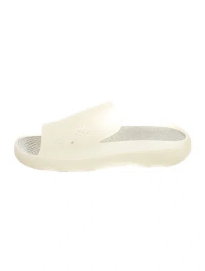 Pre-owned Burberry Rubber Slides In Clear