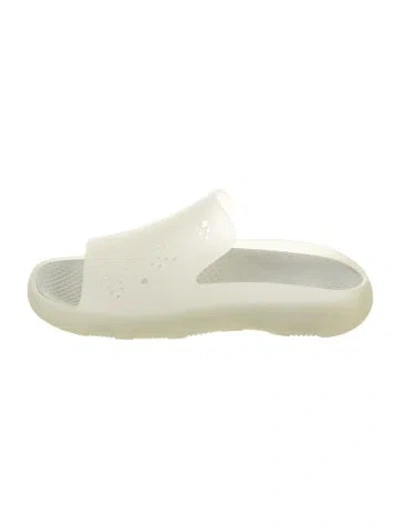 Pre-owned Burberry Rubber Slides In Neutral