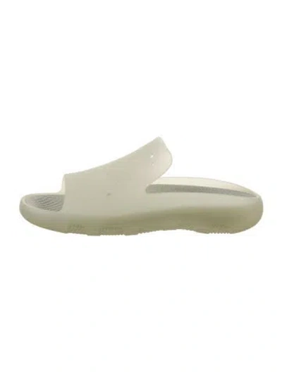 Pre-owned Burberry Rubber Slides In Neutral