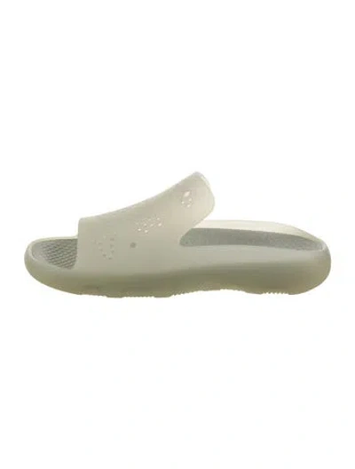 Pre-owned Burberry Rubber Slides In Neutral