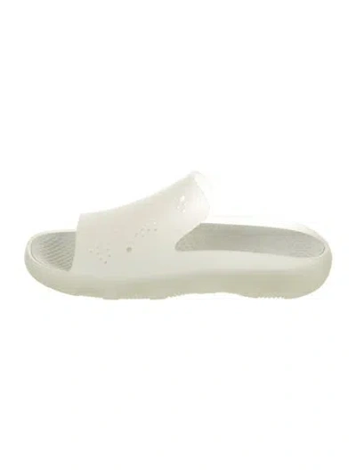 Pre-owned Burberry Rubber Slides In Neutral