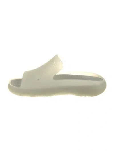Pre-owned Burberry Rubber Slides In Neutral