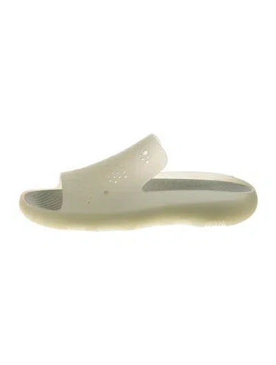 Pre-owned Burberry Rubber Slides In Neutral