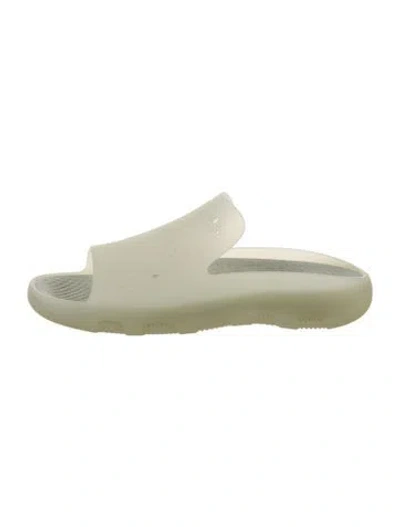Pre-owned Burberry Rubber Slides In Neutral
