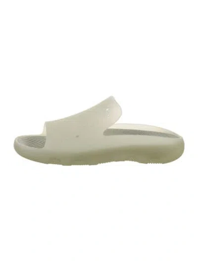 Pre-owned Burberry Rubber Slides In Neutral