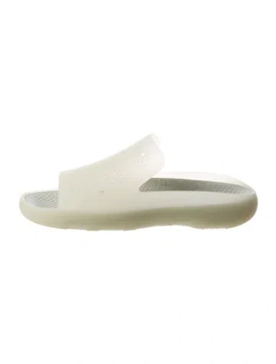 Pre-owned Burberry Rubber Slides In Neutral