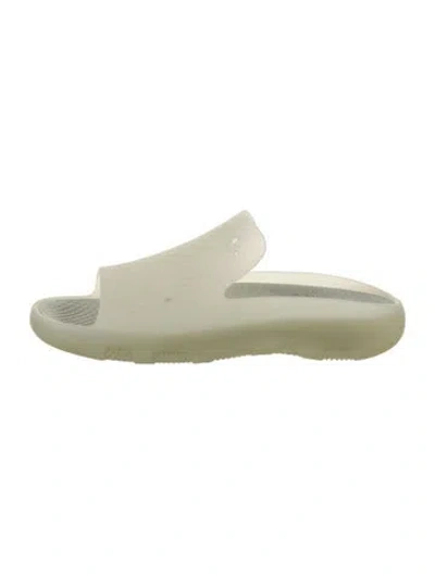 Pre-owned Burberry Rubber Slides In Neutral