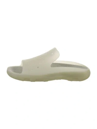 Pre-owned Burberry Rubber Slides In Neutral
