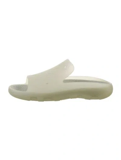 Pre-owned Burberry Rubber Slides In Neutral