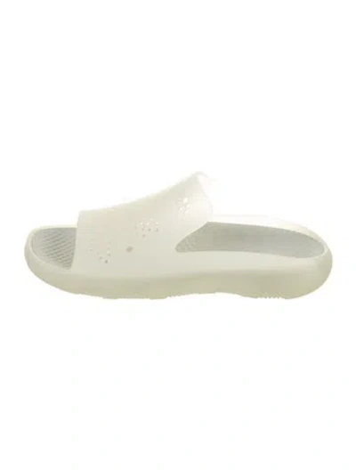 Pre-owned Burberry Rubber Slides In Neutral