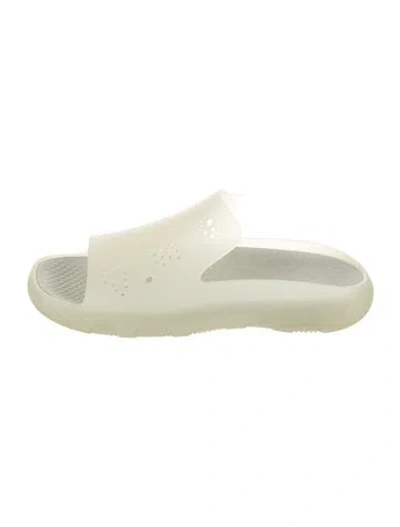 Pre-owned Burberry Rubber Slides In Neutral