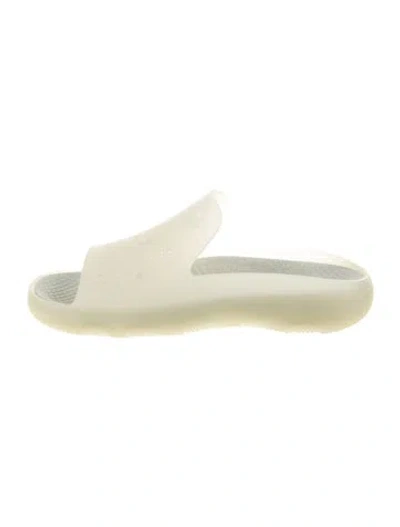 Pre-owned Burberry Rubber Slides In Neutral