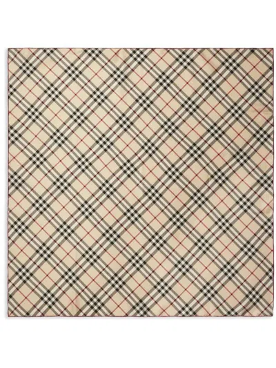 Burberry Foulard Check In Seta In Nude & Neutrals