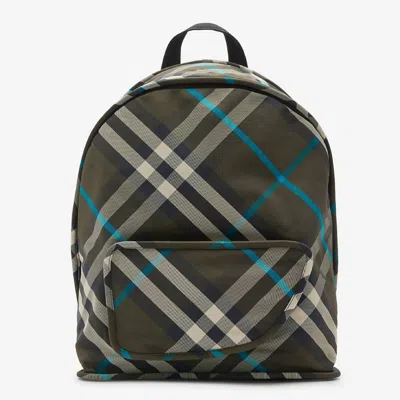 Burberry Shield Checked Zipped Backpack In Burgundy