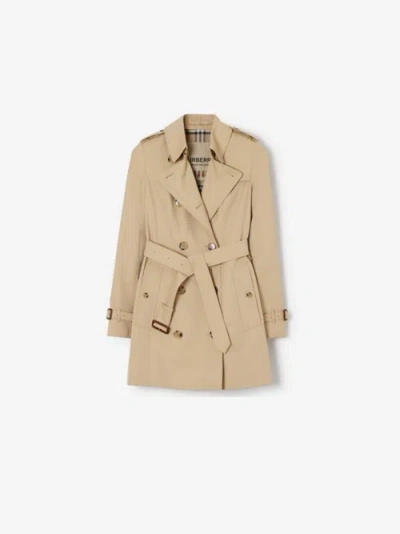 Burberry Short Chelsea Heritage Trench Coat In Neutral