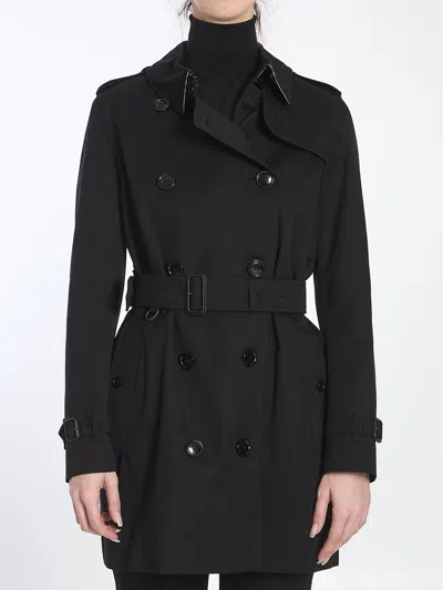 Burberry Short Kensington Heritage Trench Coat In Black