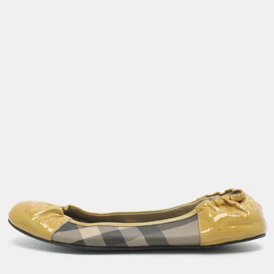 Pre-owned Burberry Size 39.5 Beige Patent Leather And Nova Check Pvc Ballet Flats