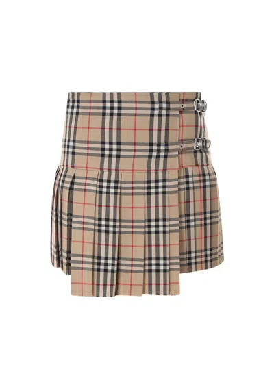 Burberry Skirt In Archive Beige Ip Chk
