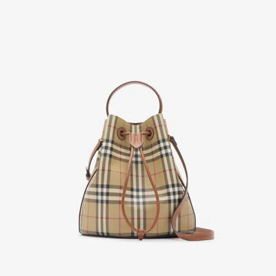 BURBERRY BURBERRY SMALL TB BUCKET BAG