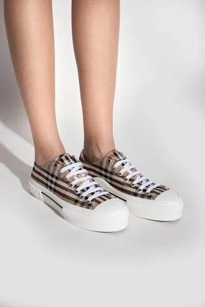 Burberry Sneakers With Logo In Beige