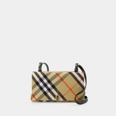 Burberry Snip Pouch In Beige