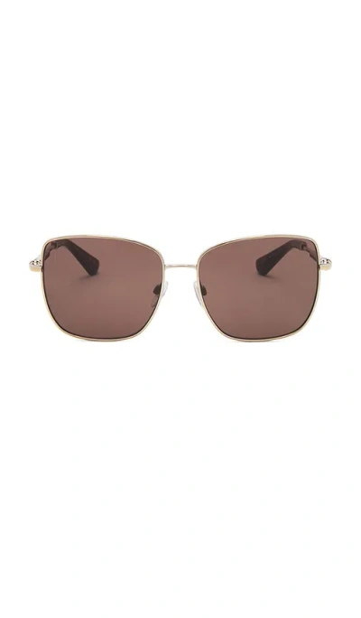 Burberry Square Sunglasses In Brown / Gold