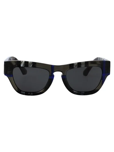 Burberry Squared Sunglasses 0 Be4440 U 414787 In Check Lichen