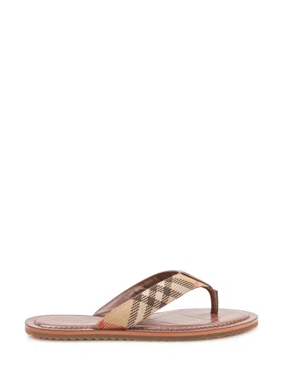 Burberry Stylish Infradito Sandals With Fascia In Brown