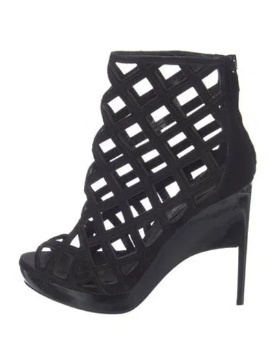Pre-owned Burberry Suede Cutout Accent Gladiator Sandals In Multi