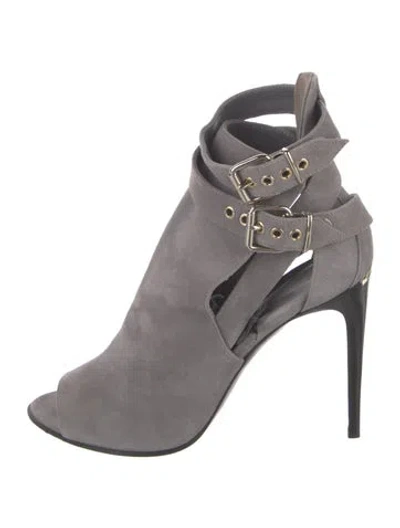 Pre-owned Burberry Suede Pumps In Grey