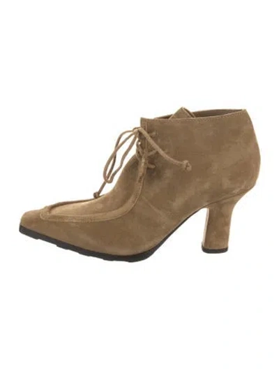 Pre-owned Burberry Suede Pumps In Neutral