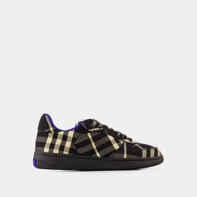 Burberry Checked Terrace Lace-up Sneakers In Black