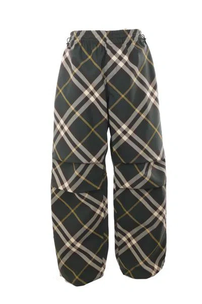 Burberry Trousers In Green
