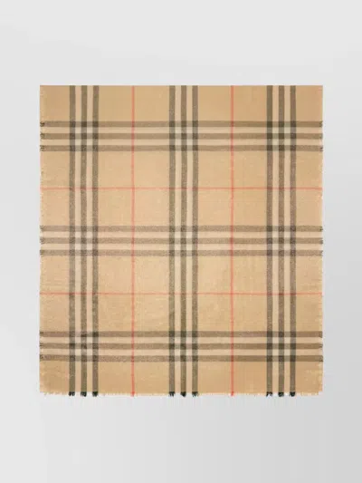 Burberry Versatile Vintage Check Scarf With Fringed Edges