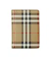 Burberry Vintage Check Passport Holder In Green