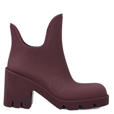 Burberry Water-resistant Pebbled Rubber Boots In Aubergine