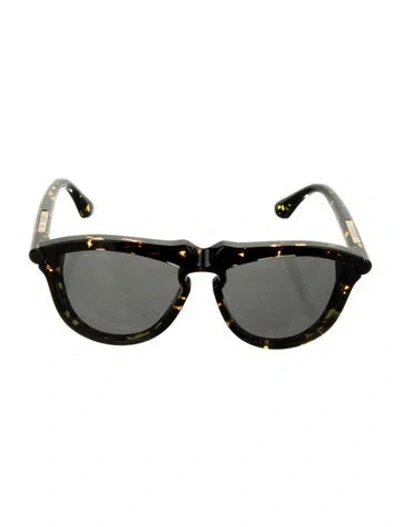 Pre-owned Burberry Wayfarer Tinted Sunglasses In Black