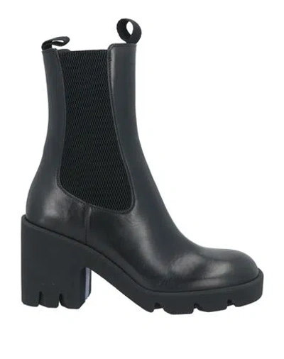 BURBERRY BURBERRY PRORSUM WOMAN ANKLE BOOTS BLACK SIZE 8 LEATHER