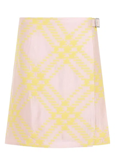 BURBERRY WOMEN'S CHECK PATTERN SKIRT | SIZE 8 | 8083000