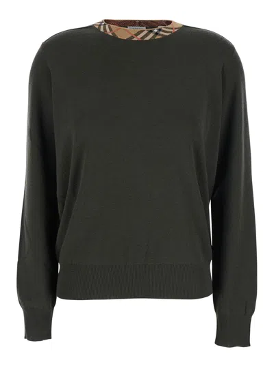 BURBERRY BURBERRY WOMEN GREY CREWNECK SWEATER WITH CHECK MOTIF IN THE COLLAR AND RIBBED TRIMS IN WOOL WOMAN