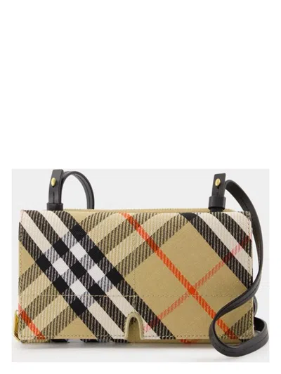Burberry Women's Stylish And Versatile Bags