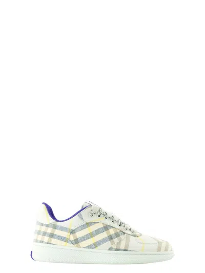 BURBERRY WOMEN'S TERRACE CHECK SNEAKERS | SIZE IT 35 | 8105188 COLOR C1788